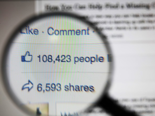 Facebook magnifying glass_crop